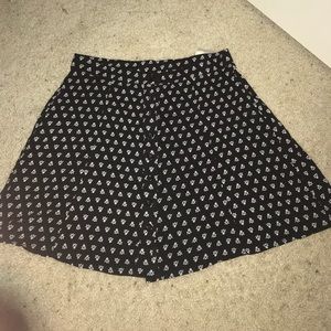 Black and white flower pattern skirt, M